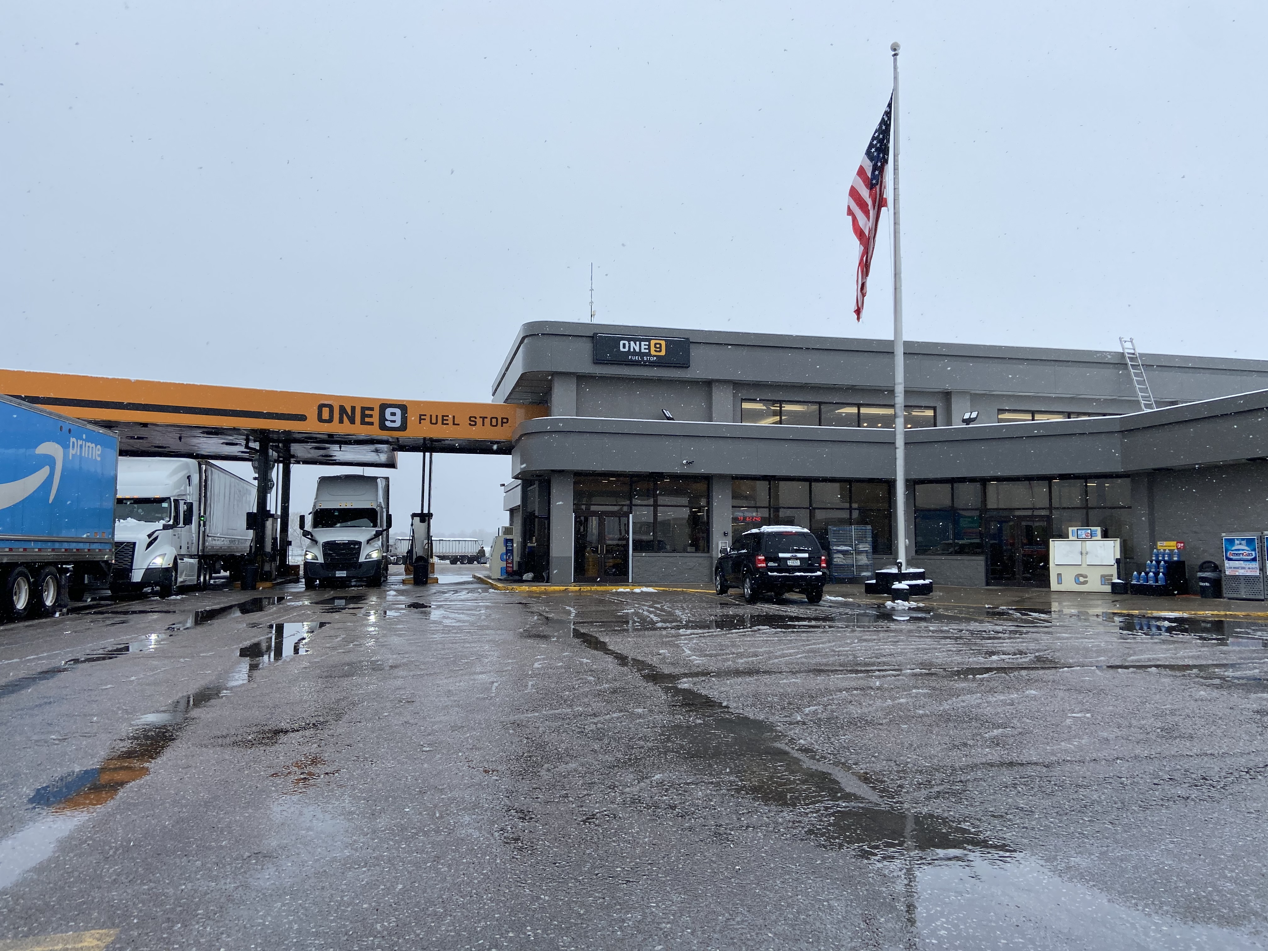 ONE9 Travel Center in Elm Creek, NE | 5085 Buffalo Creek Rd